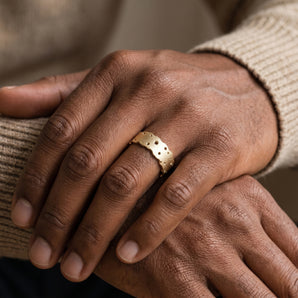 Patterned Wedding Ring in 18ct Yellow Gold With Nibbled Detailing
