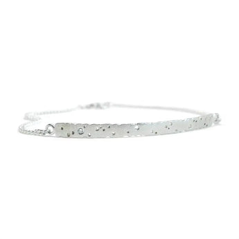 PatternedSilverBraceletWithDiamond
